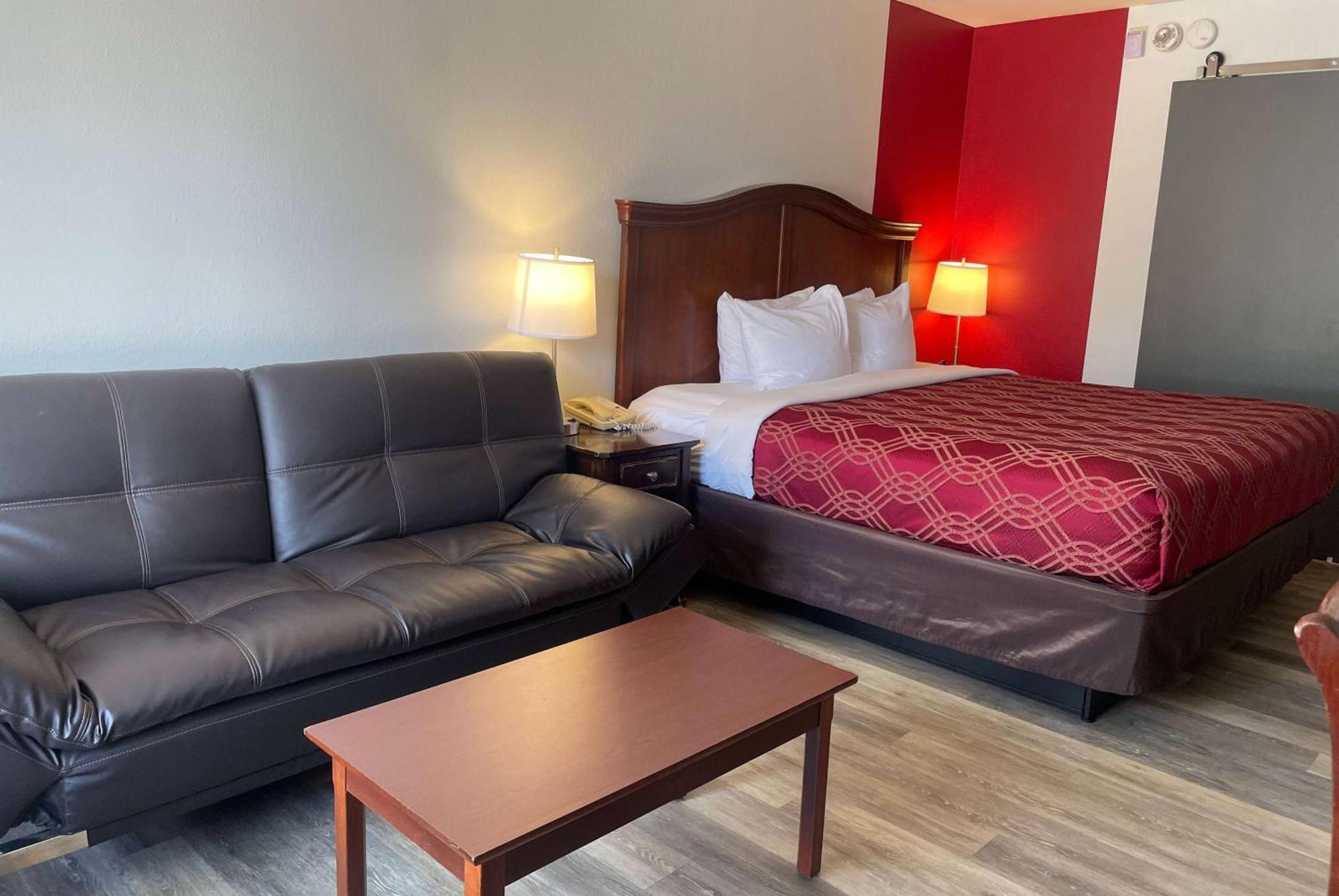 Ramada By Wyndham Theatre District Hotel