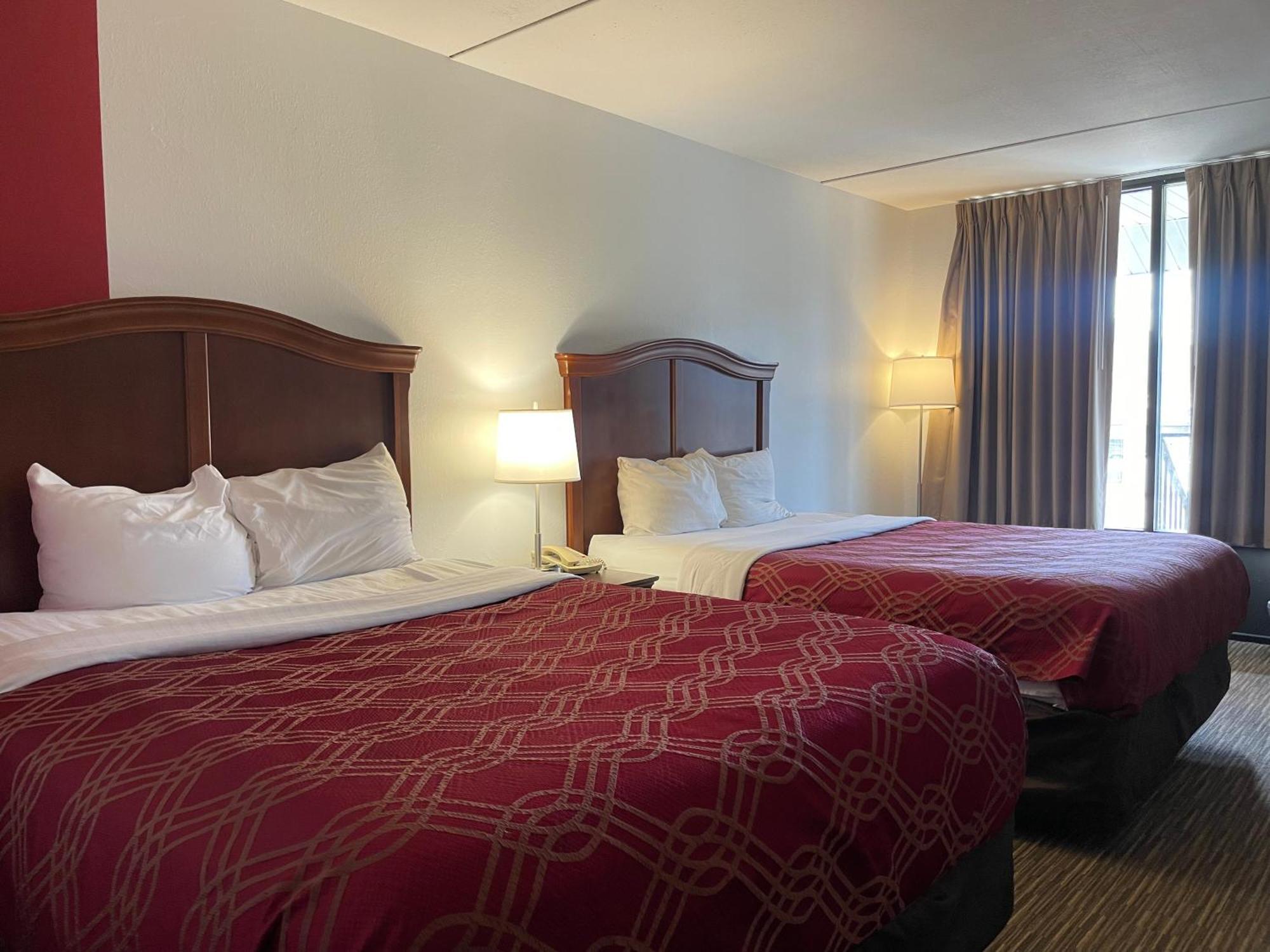 Ramada By Wyndham Theatre District * Branson