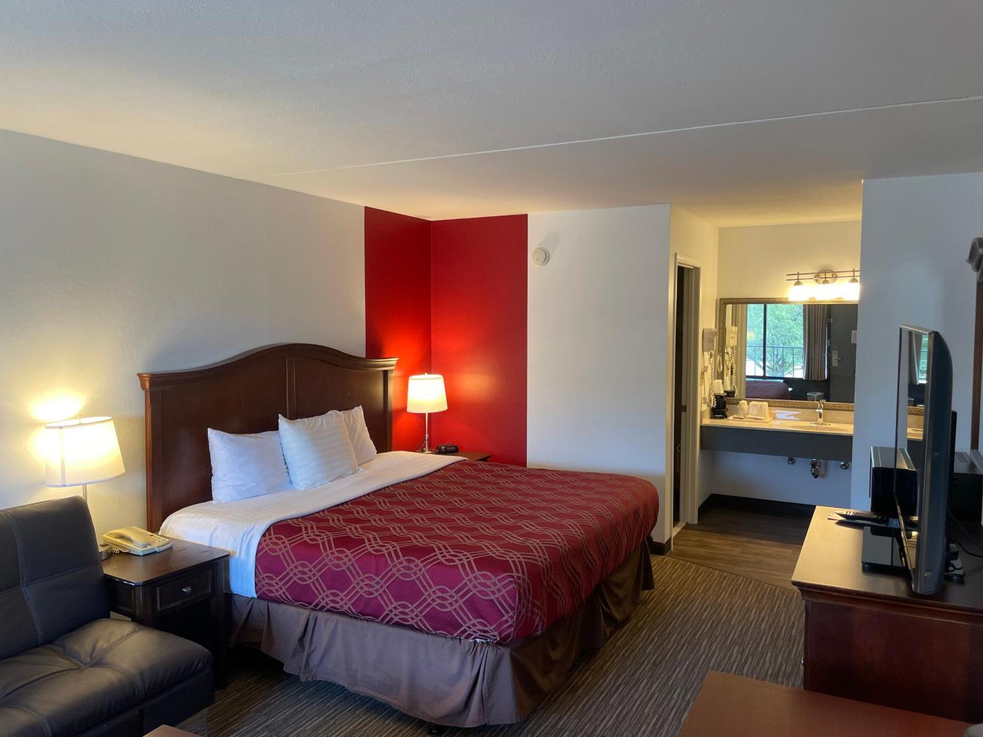 Hotel Ramada By Wyndham Theatre District *
